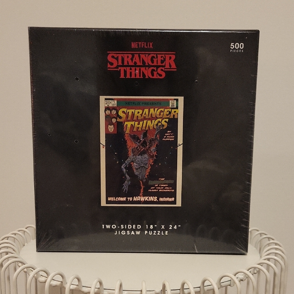 Netflix Stranger Things Retro Comic Puzzle - Black and Red